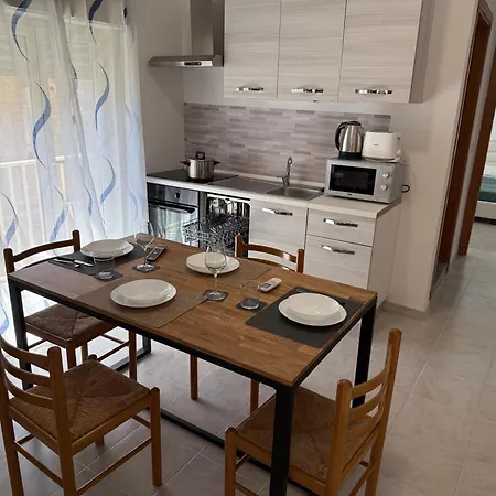 Family House Taormina * Летоянни